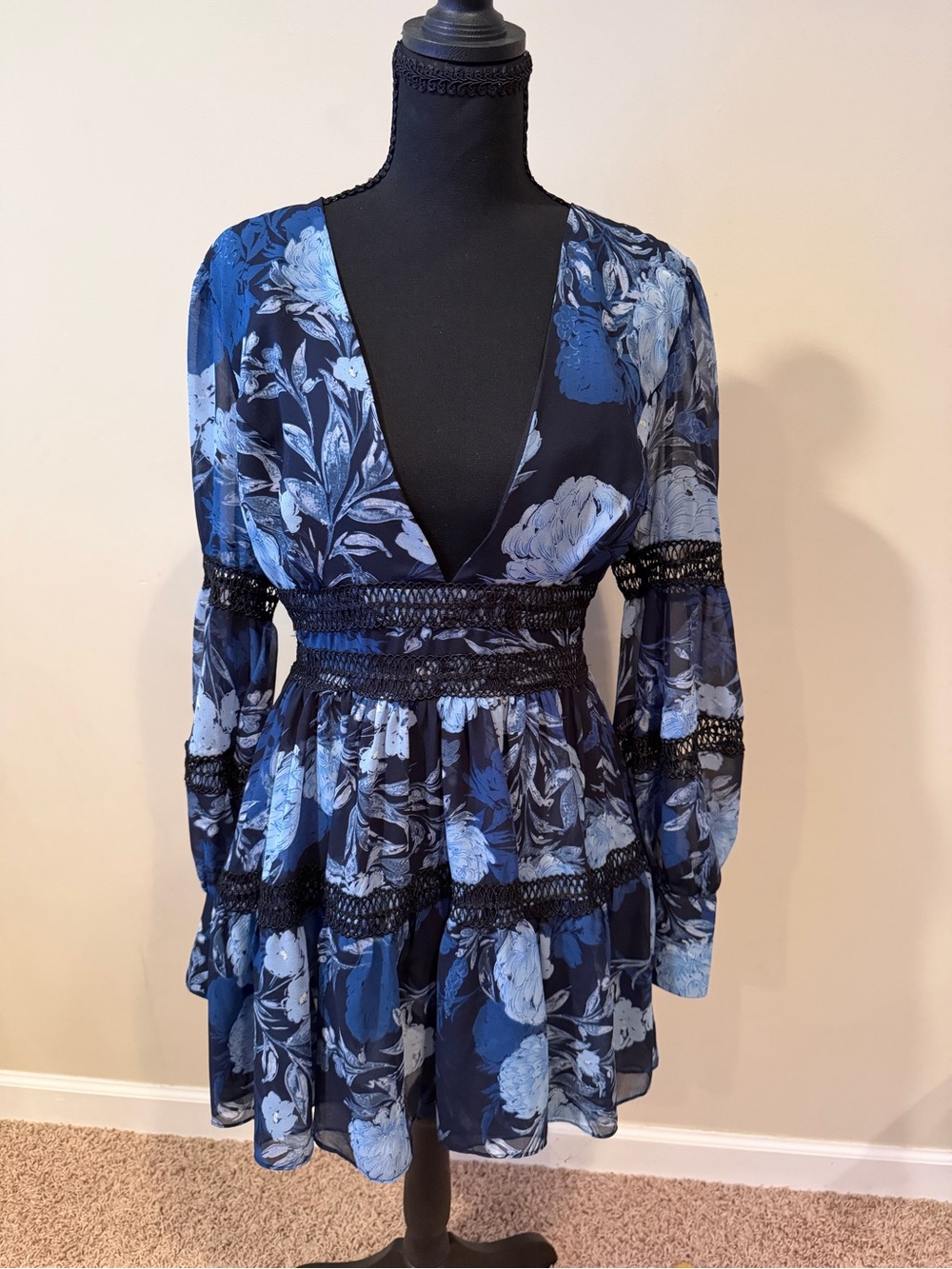 Bardot Blue Floral Chiffon Lace Trim Mini Dress L US 8 - Picture 2 of 8